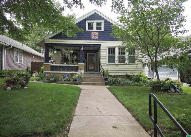 Property at 1013 S Newton St, Sioux City, IA 51106, 3 beds, 2 baths