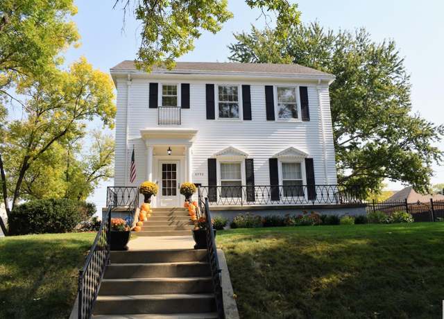 Property at 2932 Jackson St, Sioux City, IA 51104, 4 beds, 3.5 baths