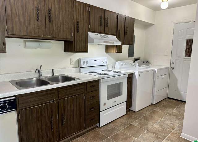 Property at 710 Geisinger Rd #12, Storm Lake, IA 50588, 2 beds, 1.5 baths
