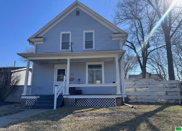 Property at 2110 Mcdonald St, Sioux City, IA 51104, 3 beds, 1.5 baths
