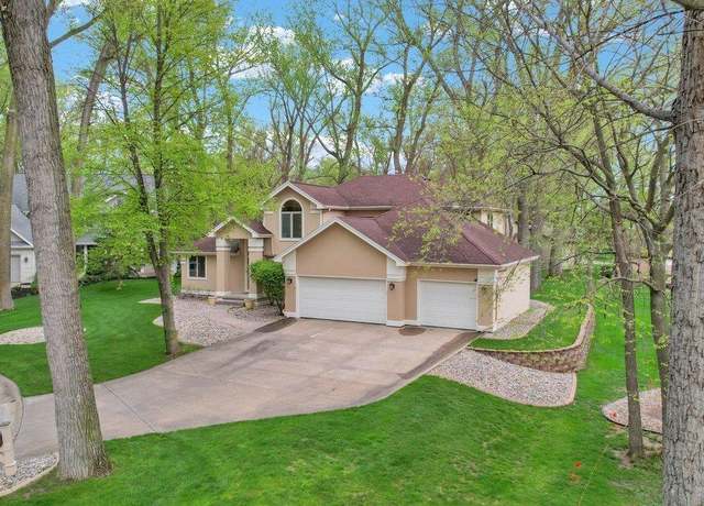 Property at 704 E Saint Andrews Cir, Dakota Dunes, SD 57049, 4 beds, 3.5 baths