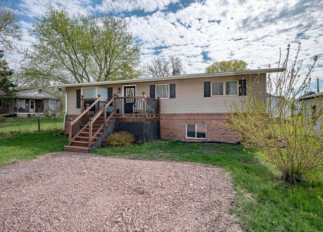 Property at 220 Maple St, Bronson, IA 51007, 3 beds, 2.5 baths