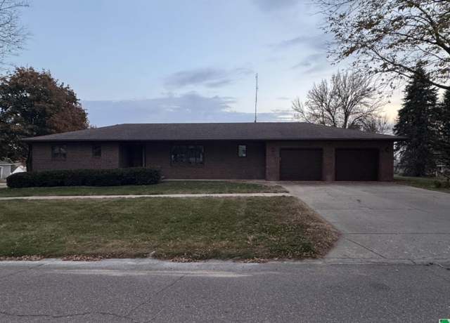 Property at 12 E 4th St, Kingsley, IA 51028, 2 beds, 2 baths