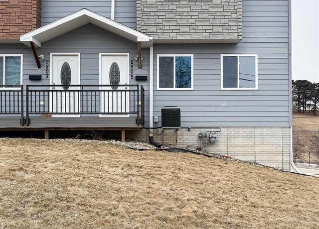 Property at 2805 Stone Park Blvd, Sioux City, IA 51104, 3 beds, 2.5 baths
