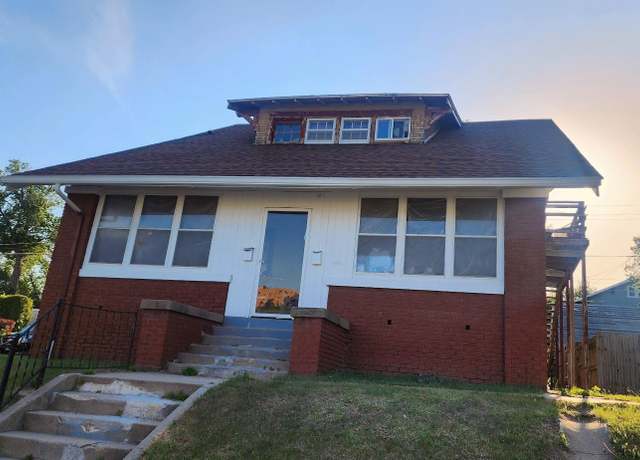Property at 2301 Jones St, Sioux City, IA 51104, 4 beds, 2 baths