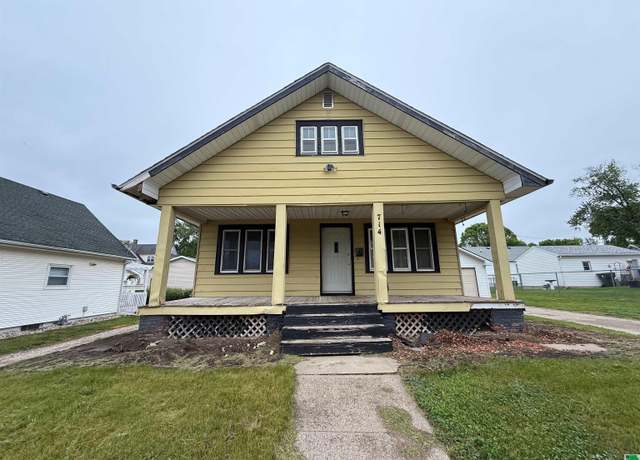Property at 714 S Alice St, Sioux City, IA 51106, 2 beds, 2 baths