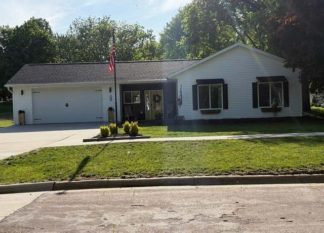Property at 703 S Greene St, Rock Rapids, IA 51246, 3 beds, 2 baths