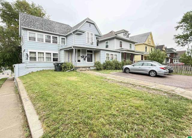 Property at 1724 Douglas St, Sioux City, IA 51105, 5 beds, 5 baths