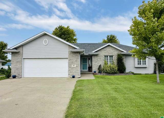 Property at 417 Coniston Cir, Sergeant Bluff, IA 51054, 4 beds, 3 baths