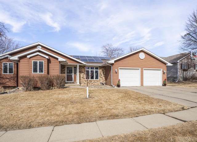 Property at 447 16th St St SE, Lemars, IA 51031, 4 beds, 3 baths