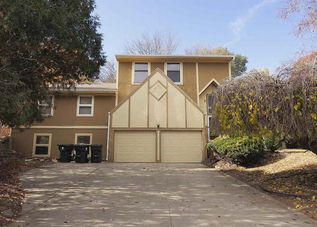 Property at 3725 Lindenwood St, Sioux City, IA 51104, 4 beds, 4 baths