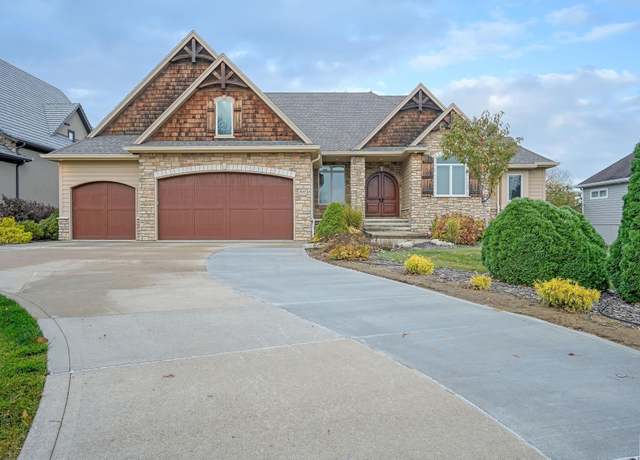 Property at 425 Bay Hill Cir, Dakota Dunes, SD 57049, 3 beds, 2 baths