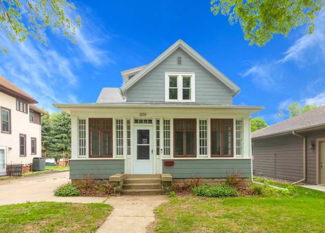 Property at 309 Central Ave Ave SW, Lemars, IA 51031, 3 beds, 2 baths