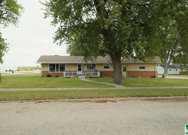 Property at 701 Pleasant St, Boyden, IA 51234, 2 beds, 2 baths