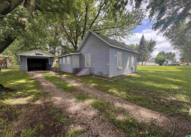 Property at 230 S 1st St, Moville, IA 51039, 2 beds, 1 bath