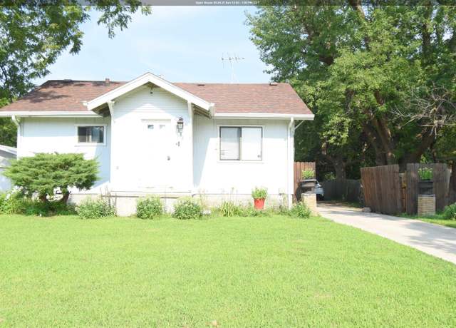 Property at 3000 S Lakeport St, Sioux City, IA 51106, 2 beds, 3 baths