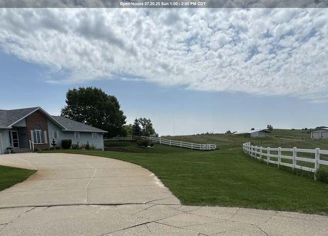 Property at 4440 Lost Meadows Rd, Sioux City, IA 51108, 4 beds, 3.5 baths