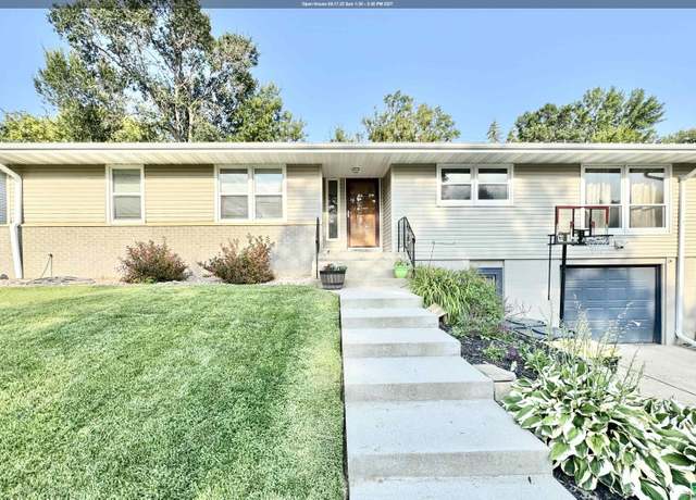 Property at 2616 Willow St, Sioux City, IA 51106, 3 beds, 3 baths