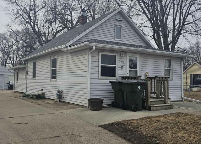 Property at 2005 Mckinley St, Sioux City, IA 51109, 2 beds, 1 bath