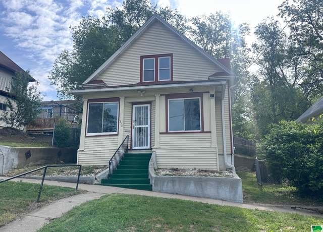 Property at 1316 Main St, Sioux City, IA 51103, 3 beds, 1 bath