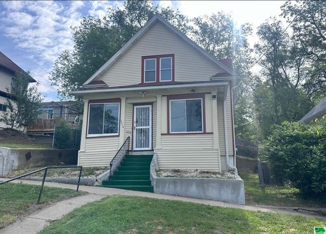 Property at 1316 Main St, Sioux City, IA 51103, 3 beds, 1 bath