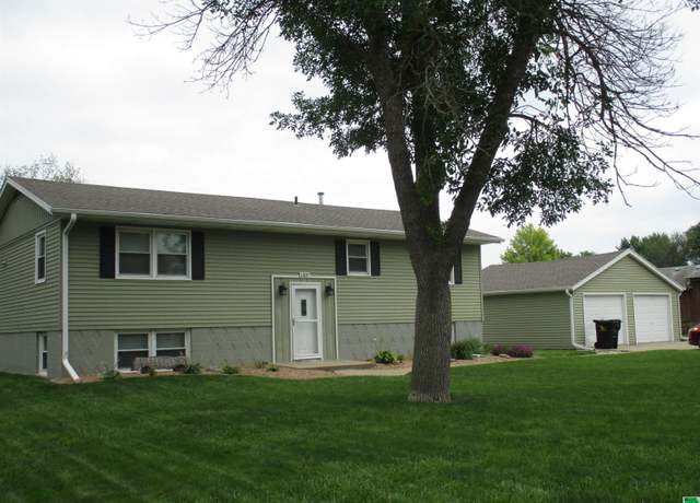 Property at 1307 5th St, Onawa, IA 51040, 3 beds, 1.5 baths