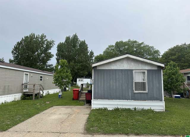 Property at 714 Allison St, Vermillion, SD 57069, 3 beds, 2 baths
