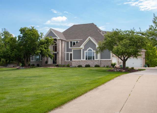 Property at 946 Wynstone Dr, Jefferson, SD 57038, 5 beds, 4 baths
