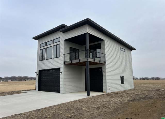 Property at 903 Lakeshore Dr, Lakeside, IA 50588, 3 beds, 2 baths