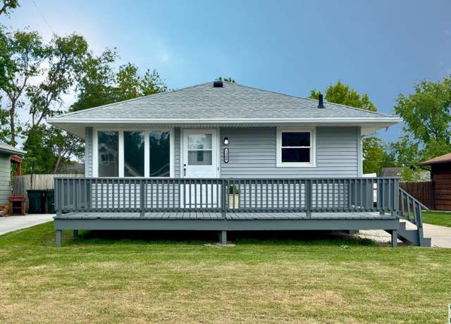 Property at 1300 Edgewater Ave, Sioux City, IA 51109, 3 beds, 1.5 baths