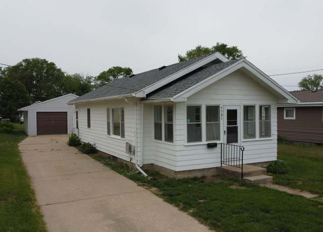 Property at 1507 S Hennepin St, Sioux City, IA 51106, 2 beds, 1 bath