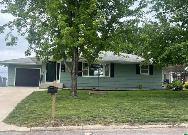 Property at 402 Indian St, Cherokee, IA 51012, 3 beds, 2 baths
