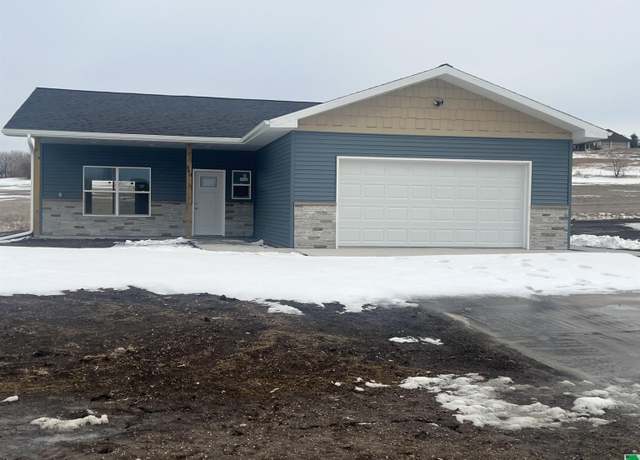 Property at 860 Aster Dr, Cherokee, IA 51012, 3 beds, 2 baths