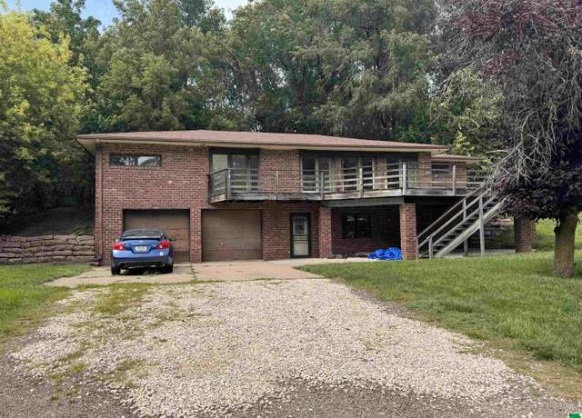 Property at 2510 Wilson St, Sioux City, IA 51103, 3 beds, 3 baths