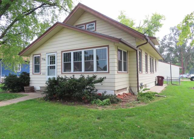 Property at 326 W 17th St, South Sioux City, NE 68776, 2 beds, 2 baths