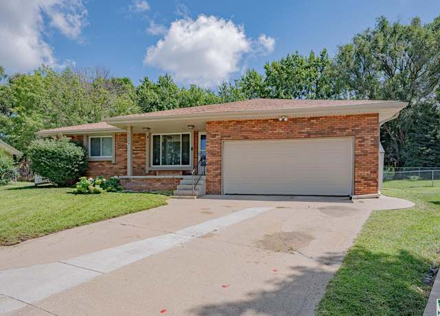 Property at 4624 Cherrywood Ln, Sioux City, IA 51106, 4 beds, 3 baths