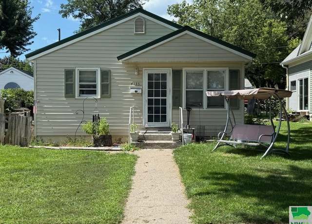 Property at 4135 Madison St, Sioux City, IA 51108, 2 beds, 1 bath