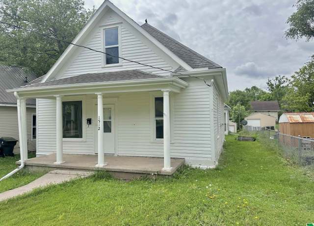 Property at 1512-12 W 2nd St, Sioux City, IA 51103, 4 beds, 2 baths