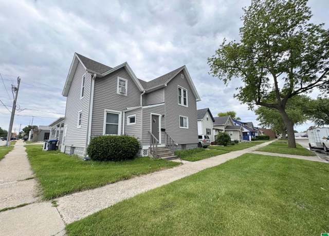 Property at 731 Michigan St, Storm Lake, IA 50588, 5 beds, 2 baths
