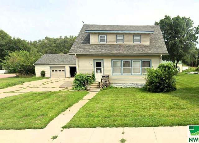 Property at 105 W Elk St, Jackson, NE 68776, 3 beds, 1.5 baths