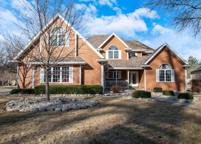 Property at 445 N Royal Troon Dr, Dakota Dunes, SD 57049, 5 beds, 3.5 baths