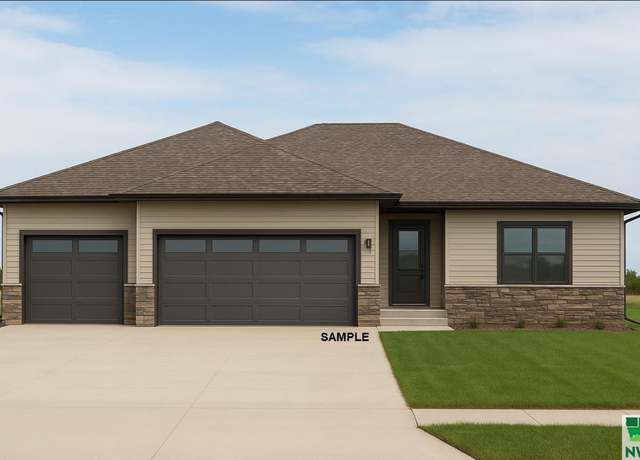 Property at 4529 Elk Creek Rd, Sioux City, IA 51106, 3 beds, 2 baths
