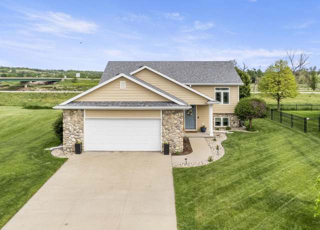 Property at 728 Prairie Blvd, Dakota Dunes, SD 57049, 4 beds, 3 baths