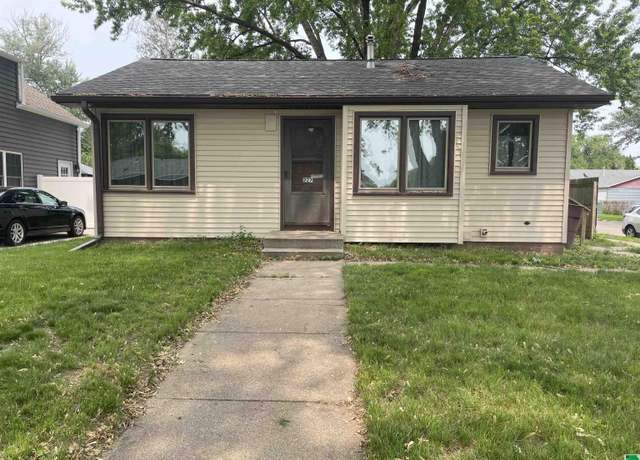 Property at 227 E 30 St, South Sioux City, NE 68776, 2 beds, 1 bath
