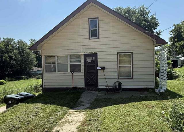 Property at 1624 W Lunah Ave, Sioux City, IA 51103, 3 beds, 1 bath