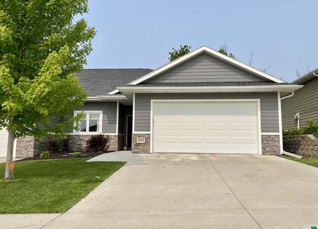 Property at 2943 Chestnut Ave, Sioux City, IA 51104, 3 beds, 3 baths