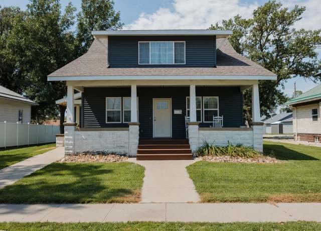Property at 31 3rd Ave NW, Lemars, IA 51031, 3 beds, 2.5 baths