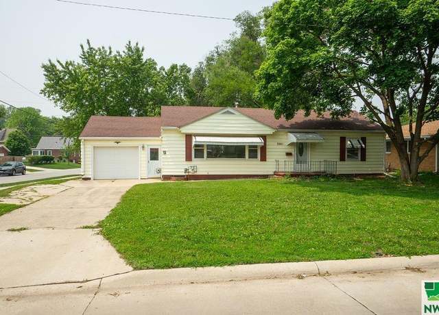 Property at 3001 Pierce St, Sioux City, IA 51104, 2 beds, 1 bath