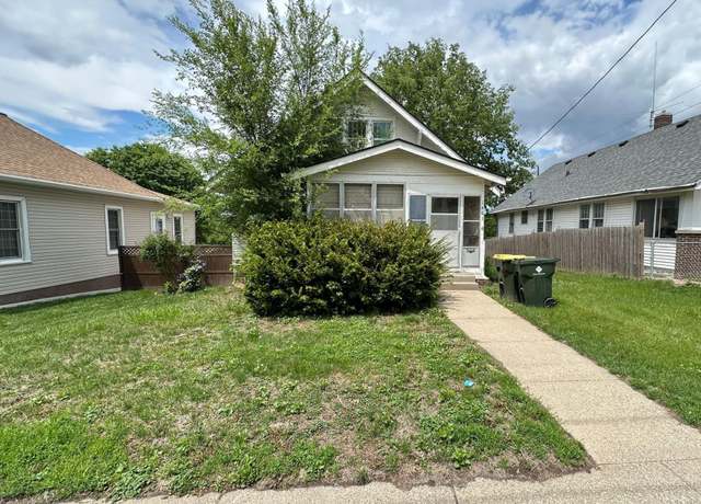 Property at 1403 W 6th St, Sioux City, IA 51103, 3 beds, 1 bath