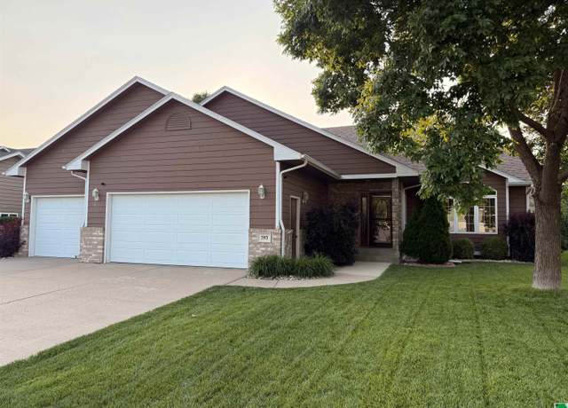 Property at 593 Fox Cir, Dakota Dunes, SD 57049, 4 beds, 3 baths